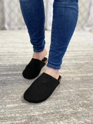 Charming Clogs in Black