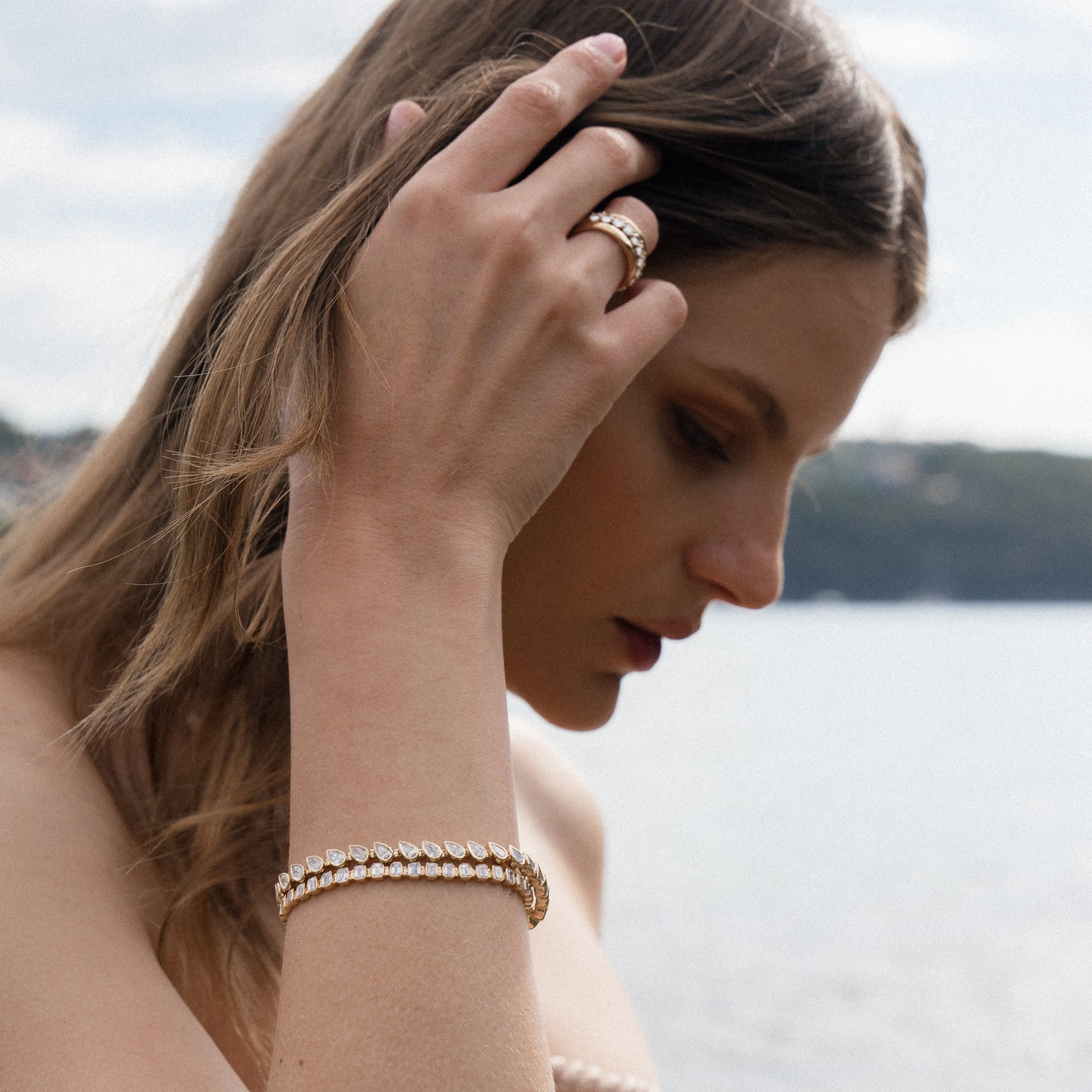 Droplet Emerald Bezel Diamond Bracelet