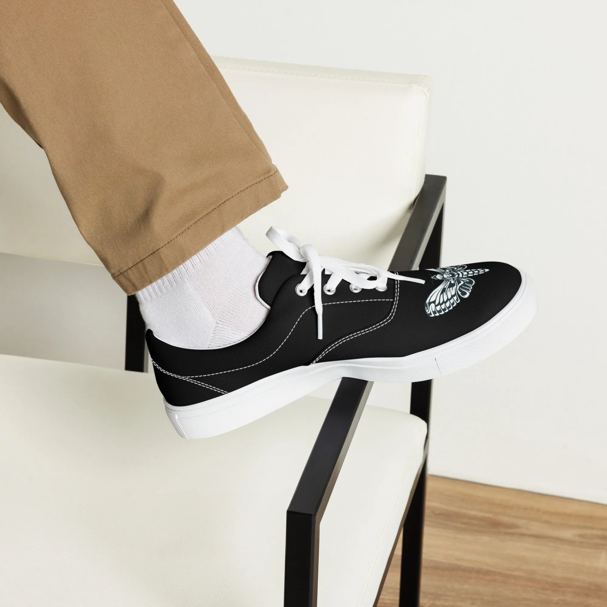 Men’s lace-up canvas shoes