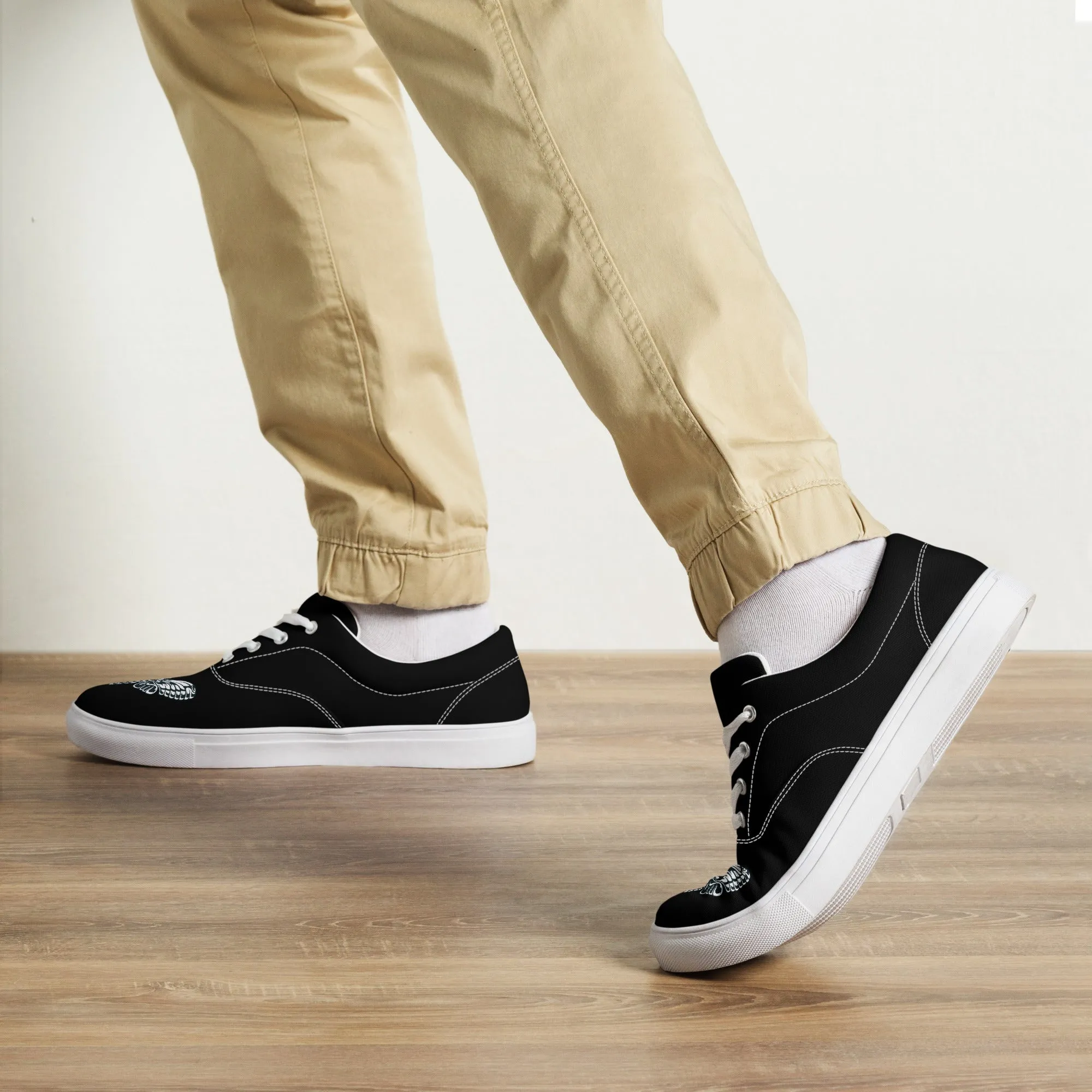 Men’s lace-up canvas shoes