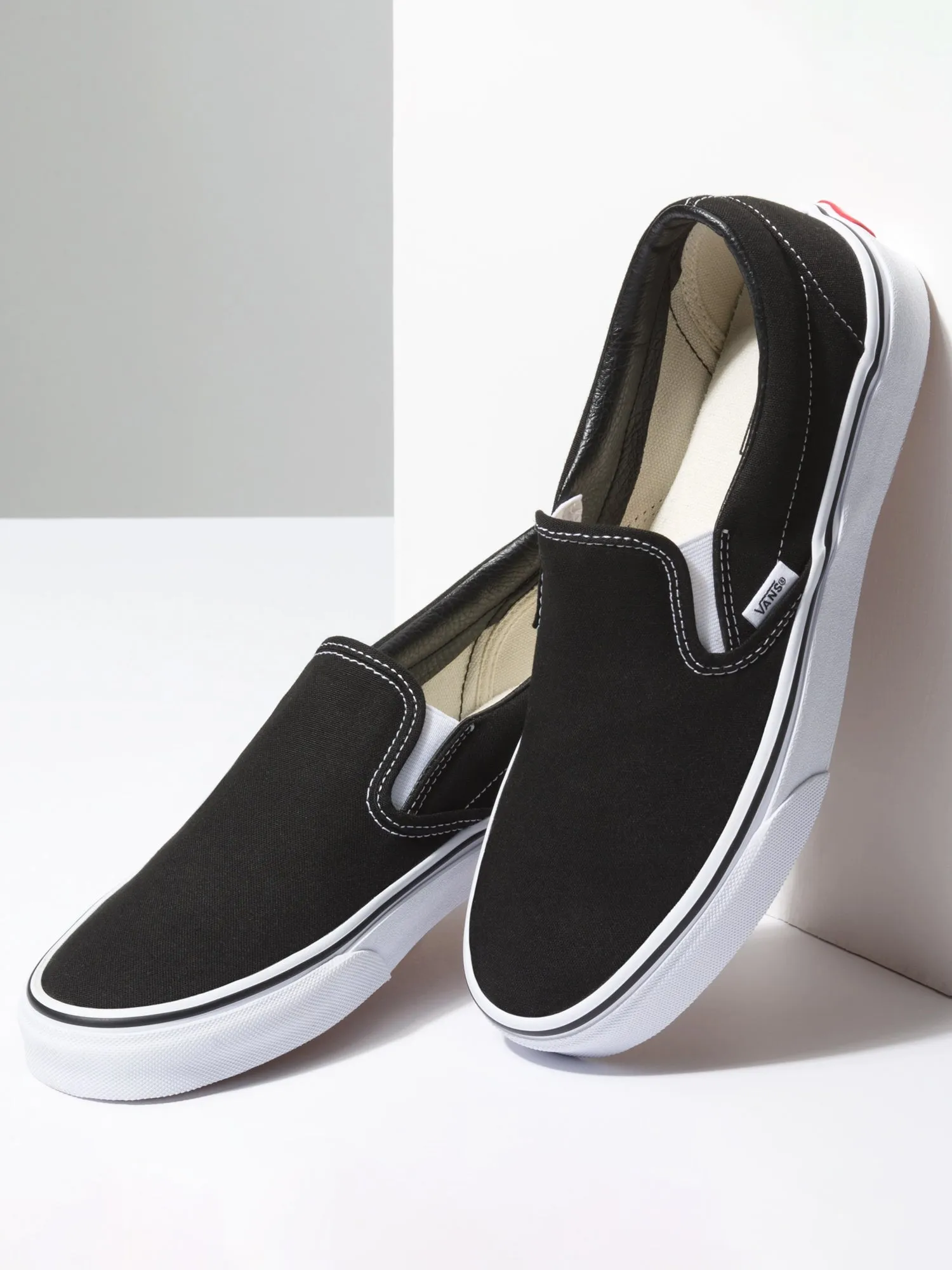 MENS VANS CLASSIC SLIP-ON BLACK CANVAS SHOES