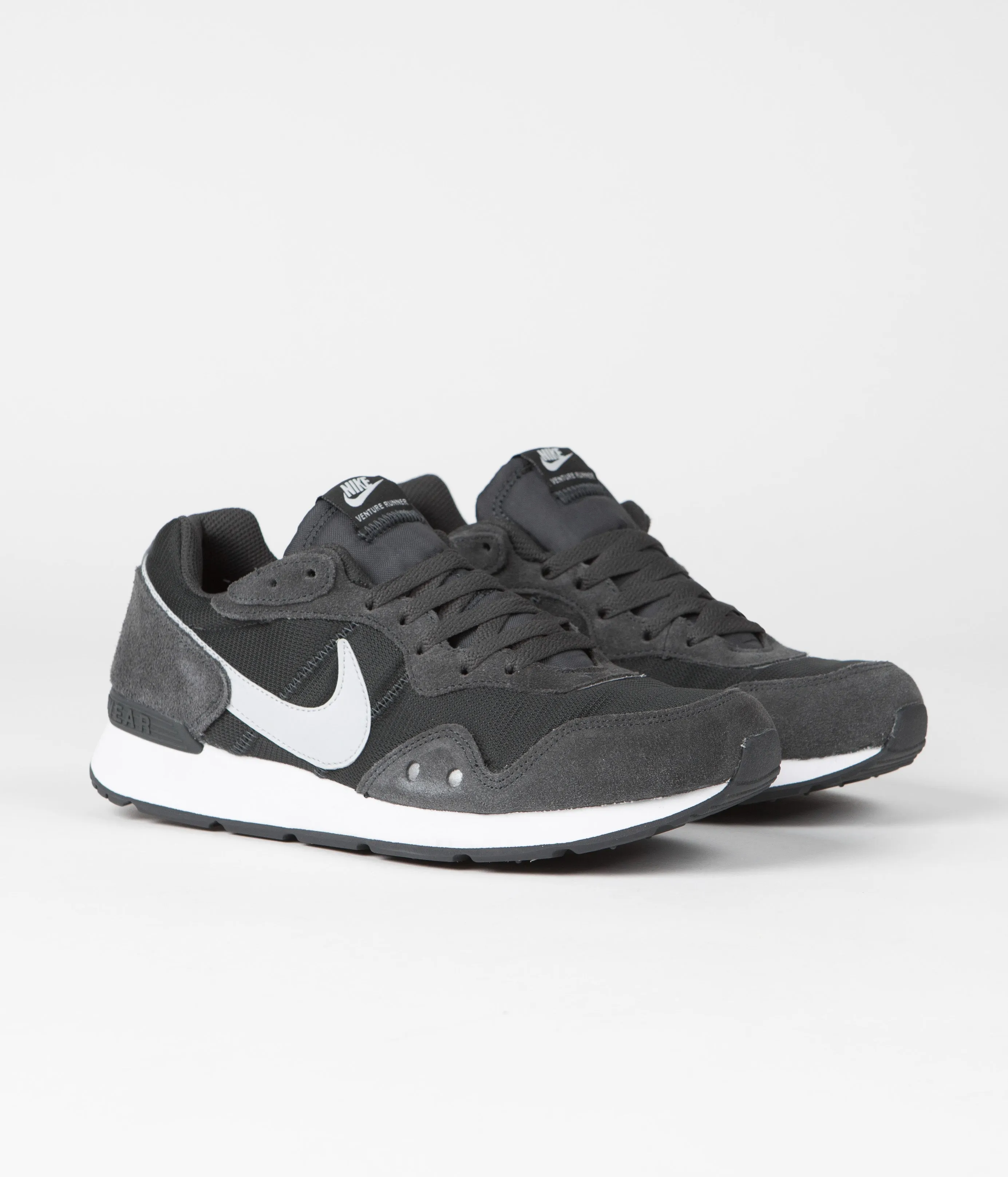 Nike Venture Runner Shoes - Dark Smoke Grey / Pure Platinum - White