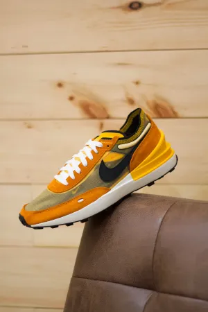 NIKE WAFFLE ONE SE "UNIVERSITY GOLD/BLK"