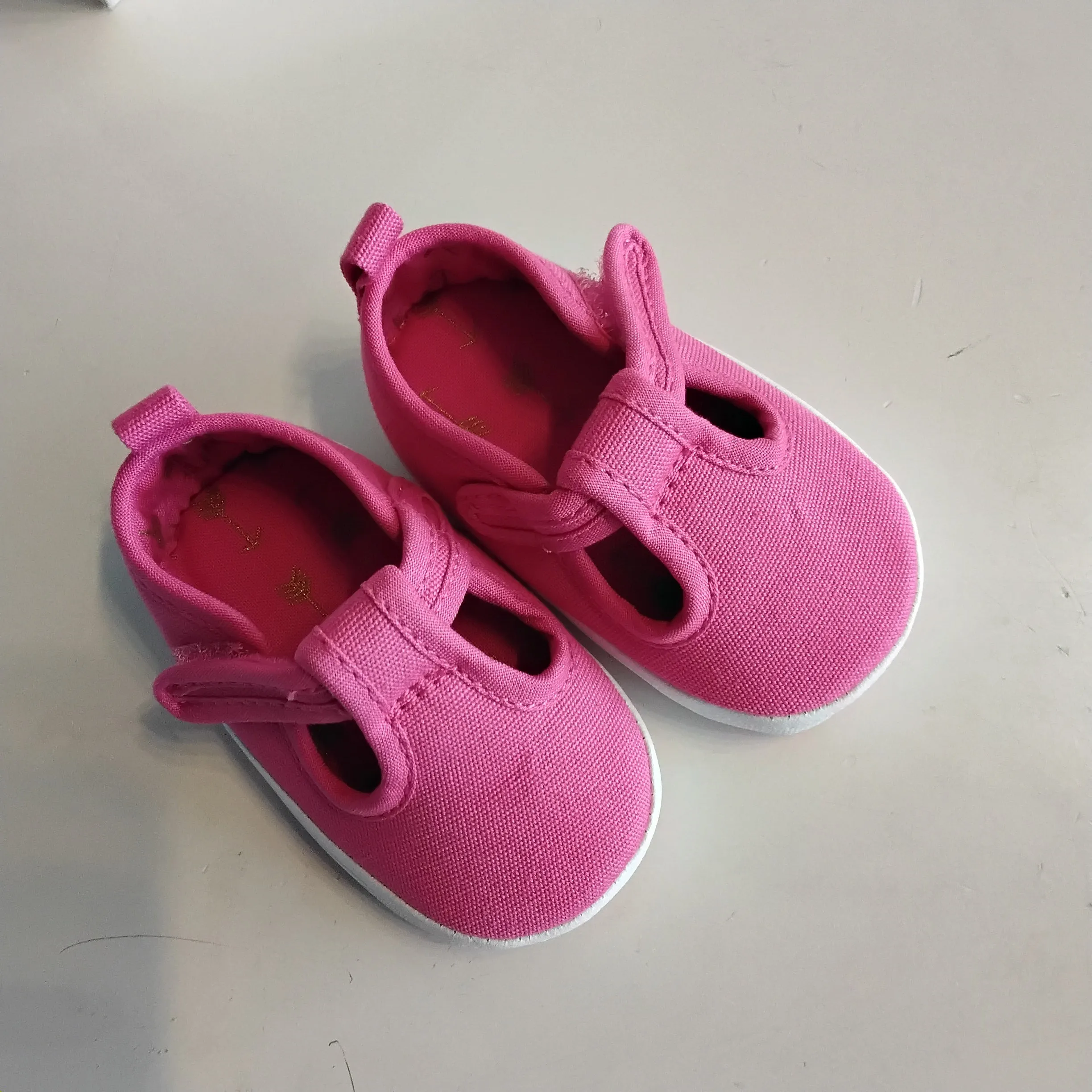 Pink velcro shoes | Baby Deer