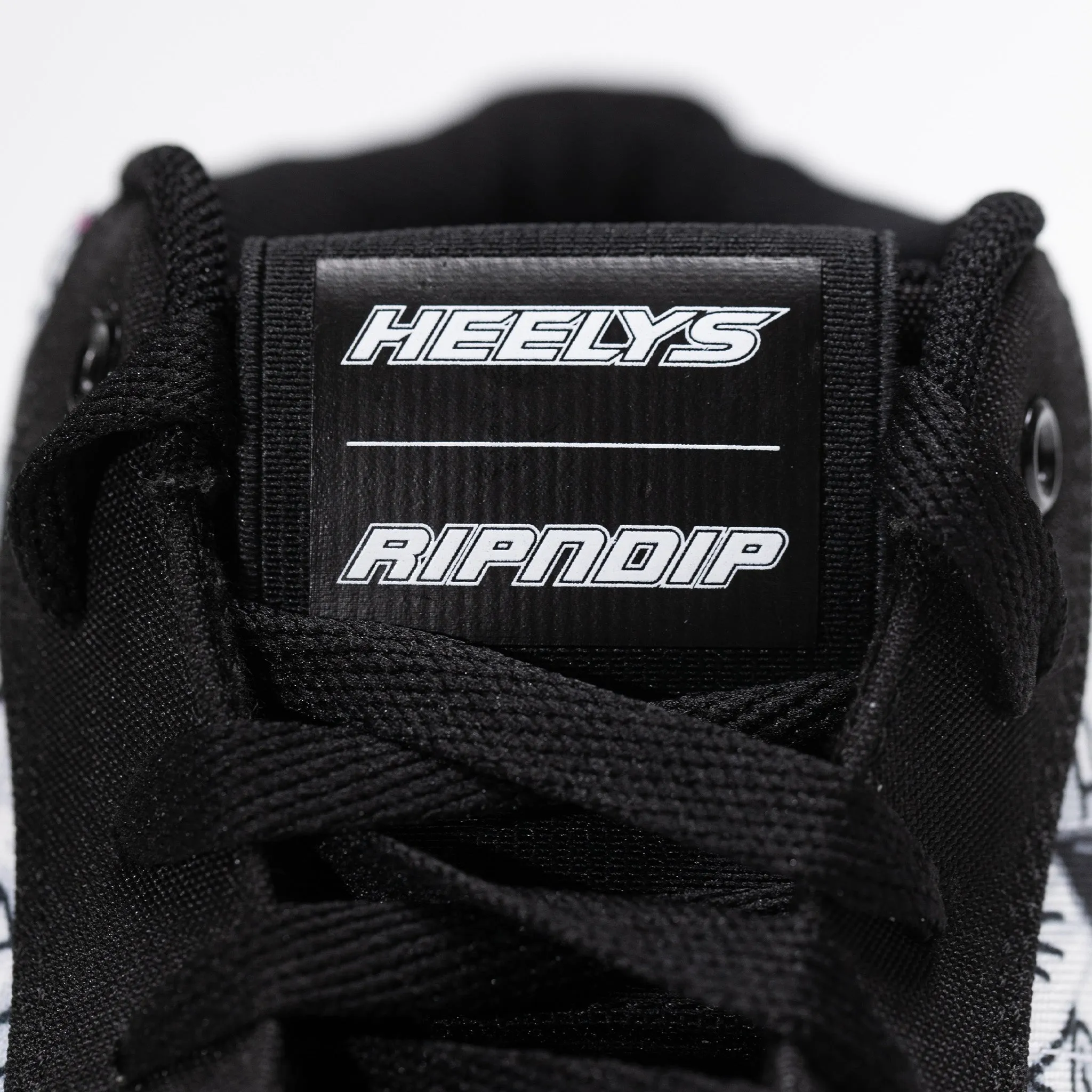 Racer Mid Heelys Mid Shoes (Black / White)