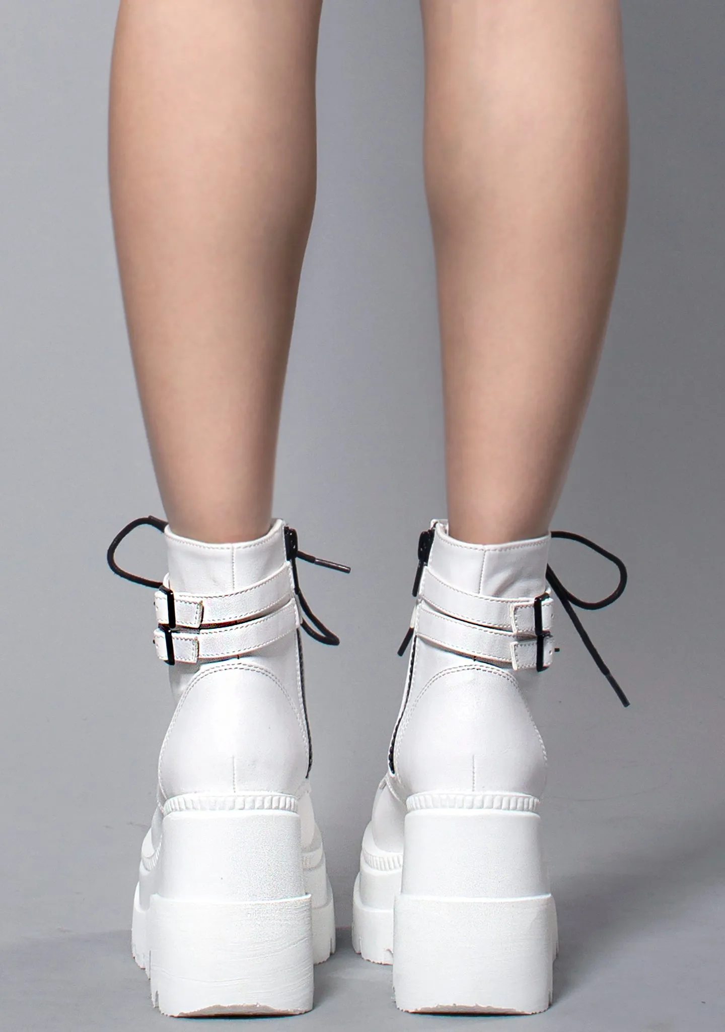 SHAKER 52 White Platform Boots