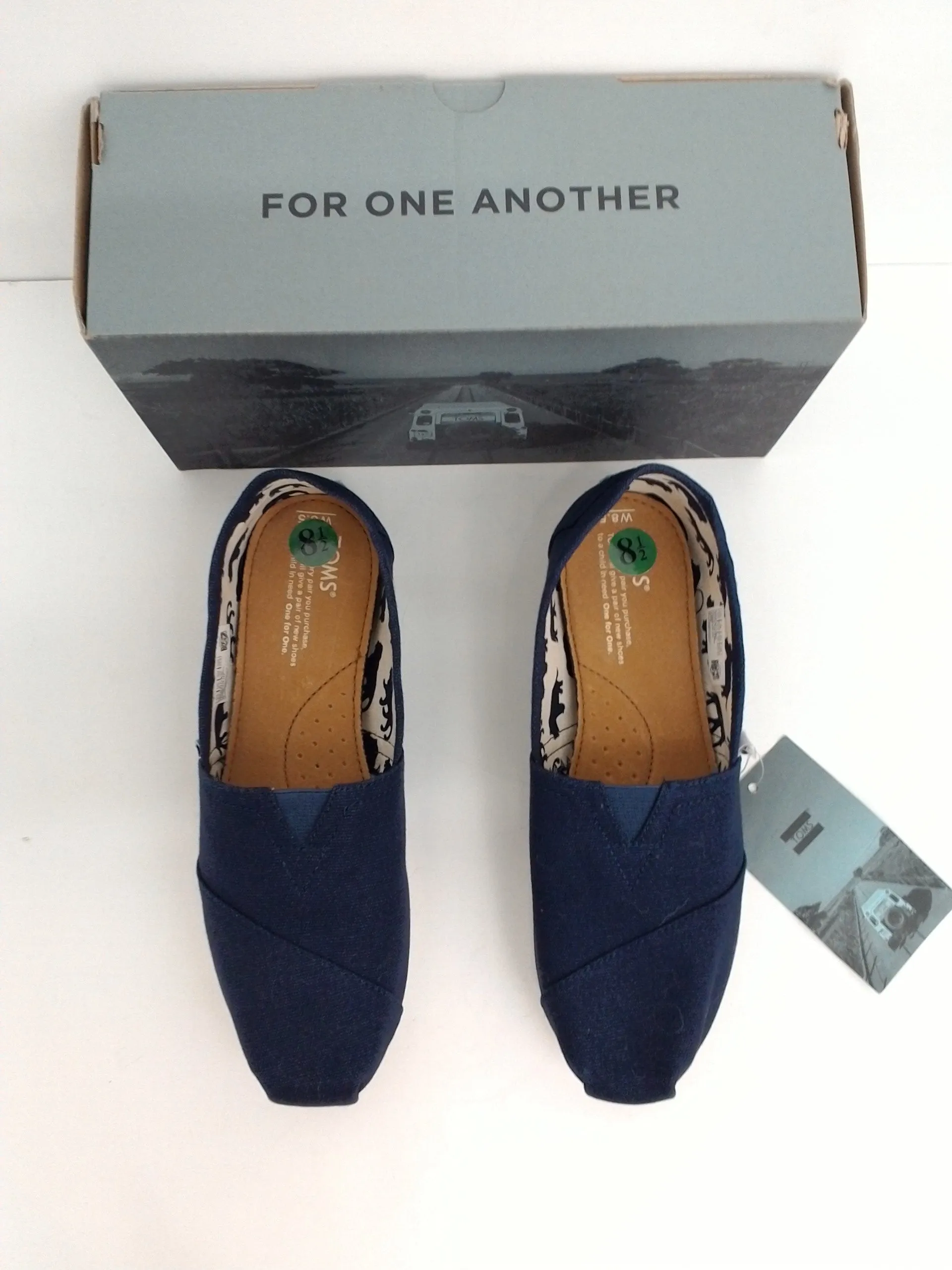 Toms Women's Classic Navy Canvas Size 8.5